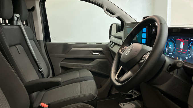 Volkswagen Transporter T32 Swb Diesel 2.0 TDI 170 Commerce Pro Van Auto [5 Plus] - Image 15